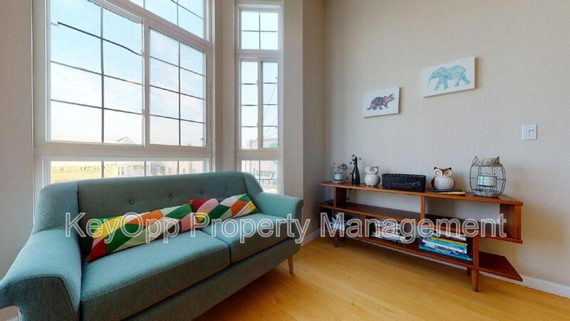 2332 Taraval St - Photo 4 of 11