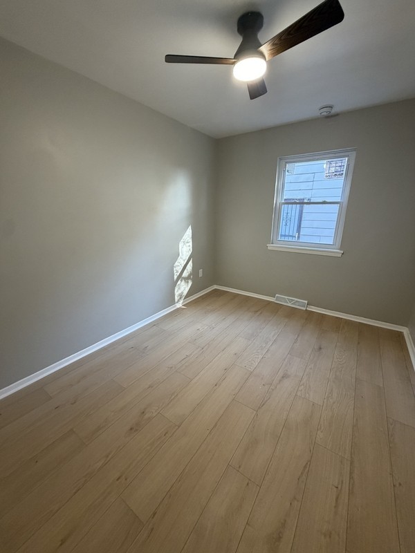 16700 Glenpark Ave - Photo 6 of 10