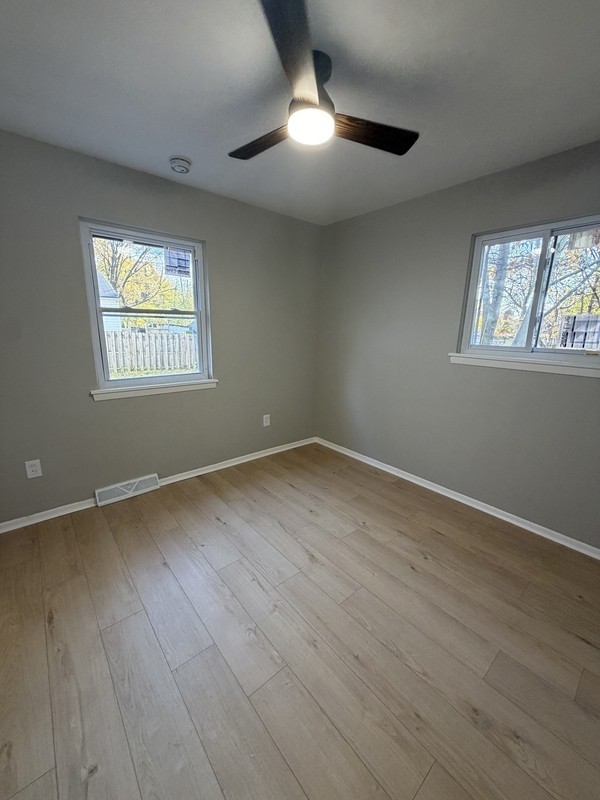 16700 Glenpark Ave - Photo 7 of 10