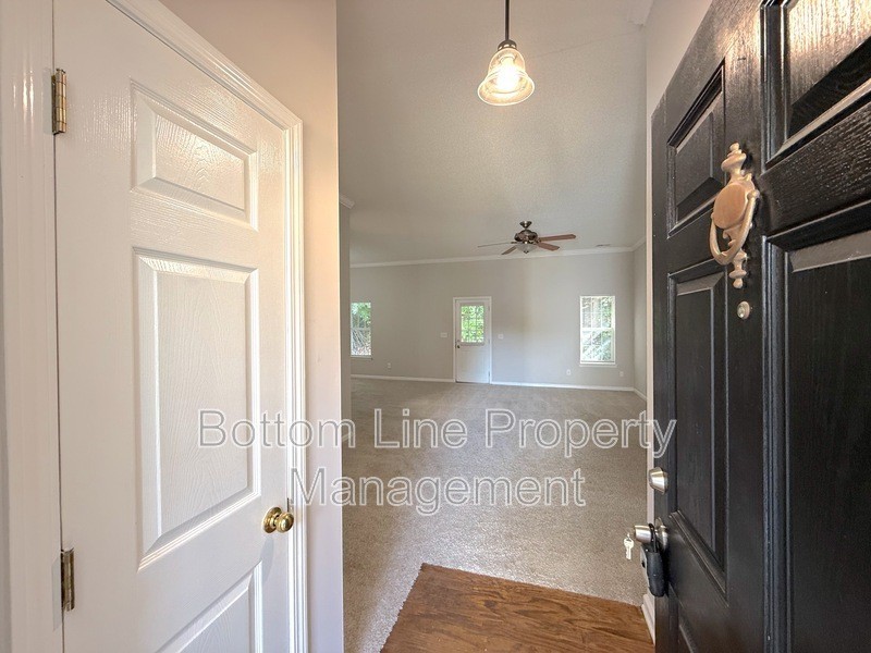 1020 Stinson Glen Ln - Photo 3 of 21