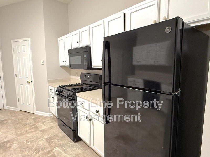 1020 Stinson Glen Ln - Photo 7 of 21