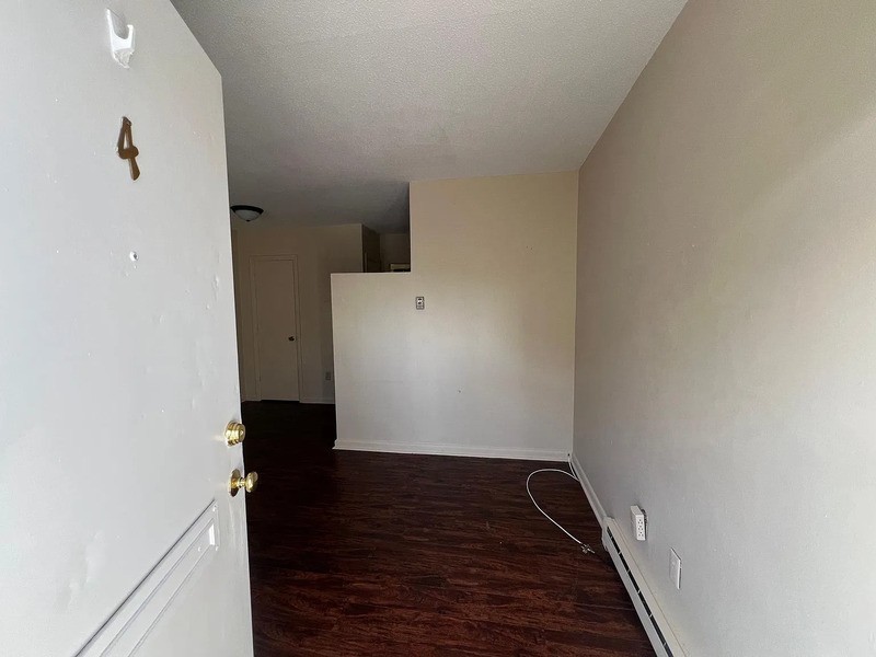 868 W Boylston St #4 - Photo 4 of 11