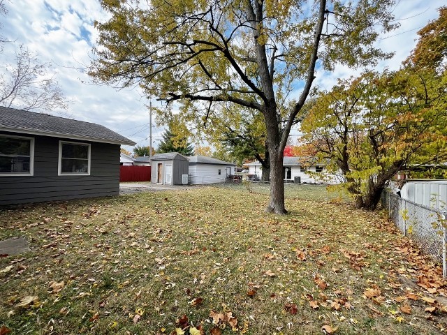 2109 North Windermere Avenue - Photo 6 of 31