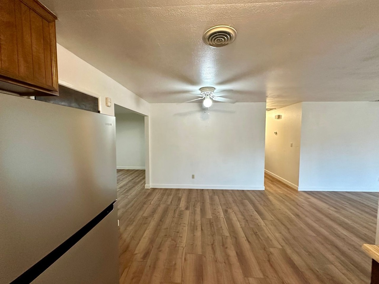 660 E Zeering Rd - Photo 7 of 23
