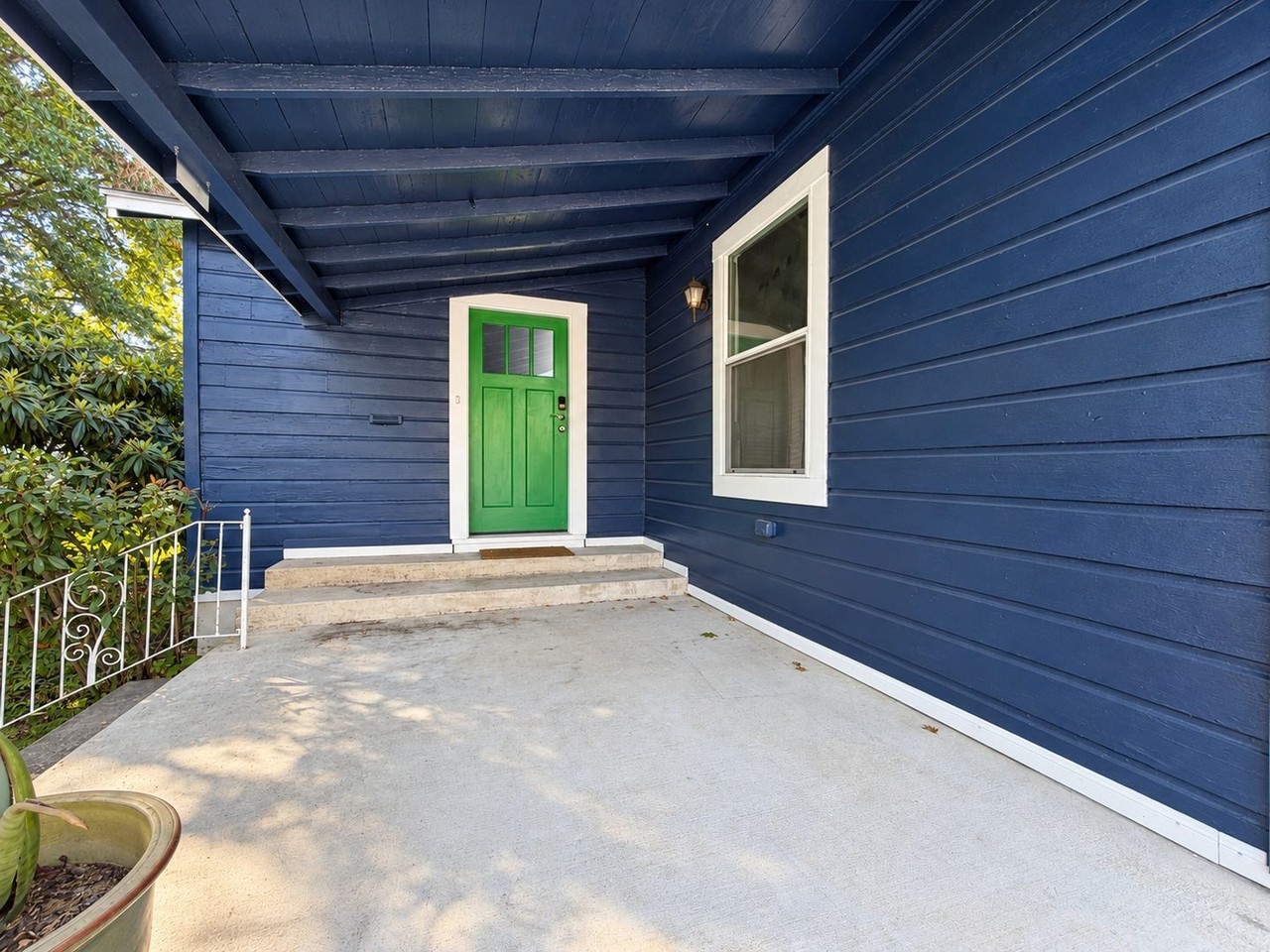1407 Steves Ave - Photo 3 of 20