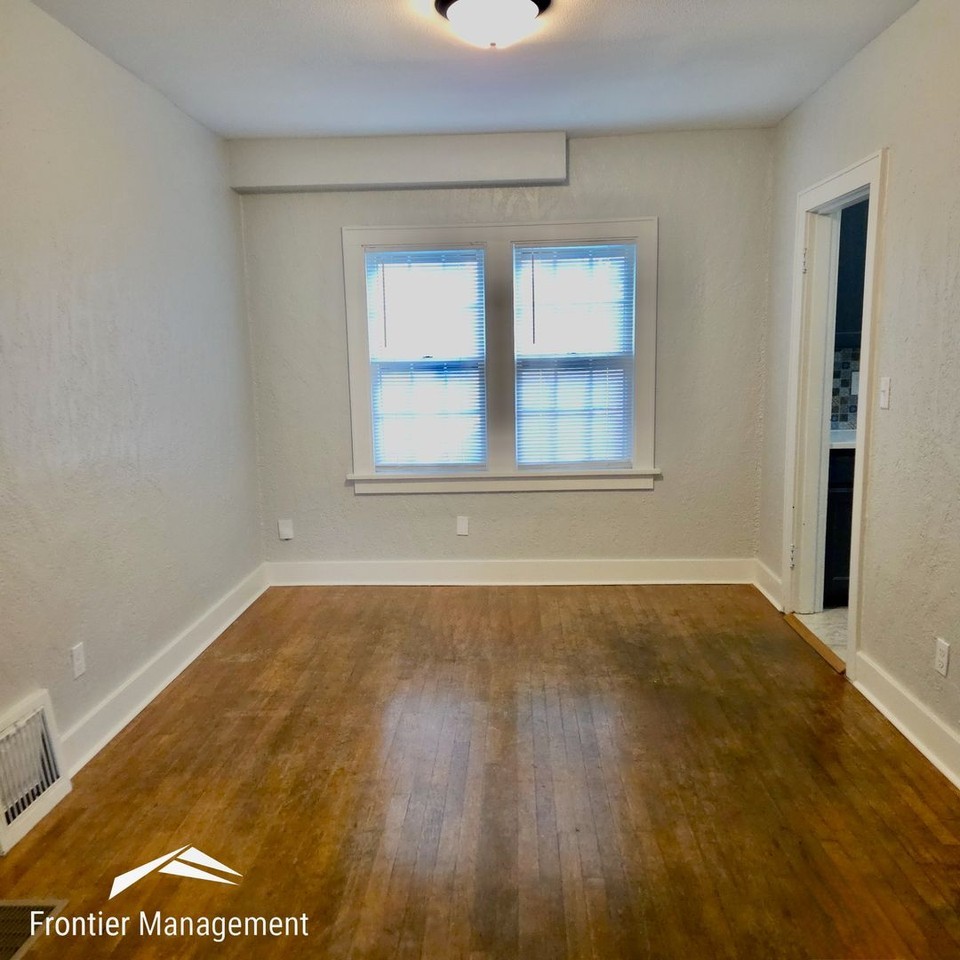 1843 Anderson Ave - Photo 5 of 14