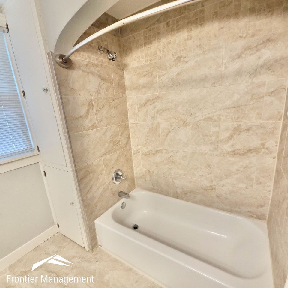 1843 Anderson Ave - Photo 7 of 14
