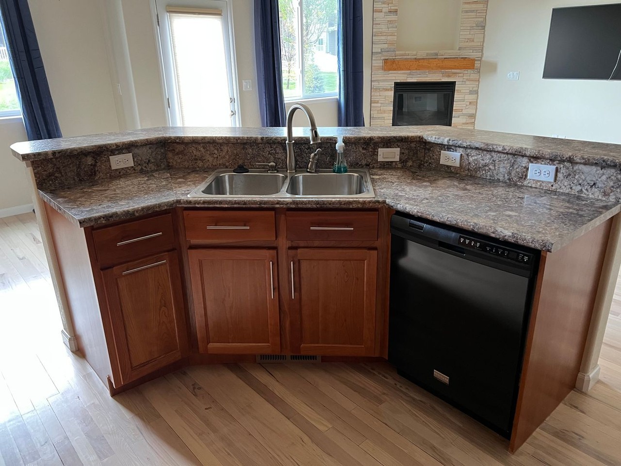 1100 White Water Ct - Photo 3 of 14