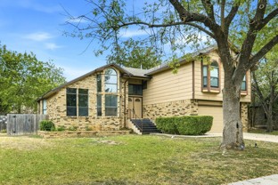 302 Applewood Dr - Photo 1 of 1