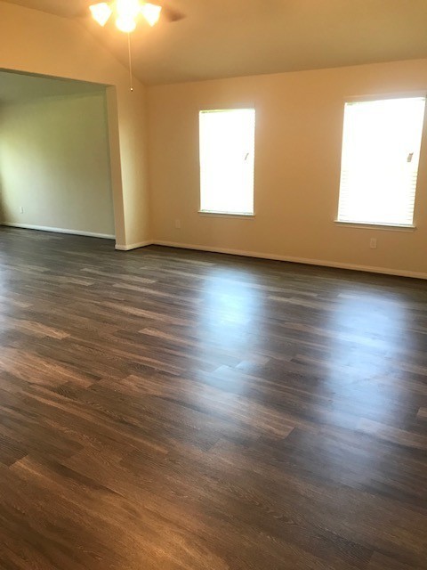 527 Wellshire Dr - Photo 6 of 11