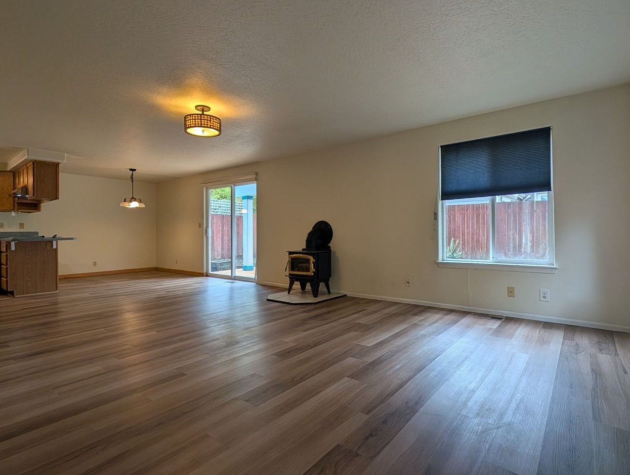 1154 W 27th Pl - Photo 6 of 24