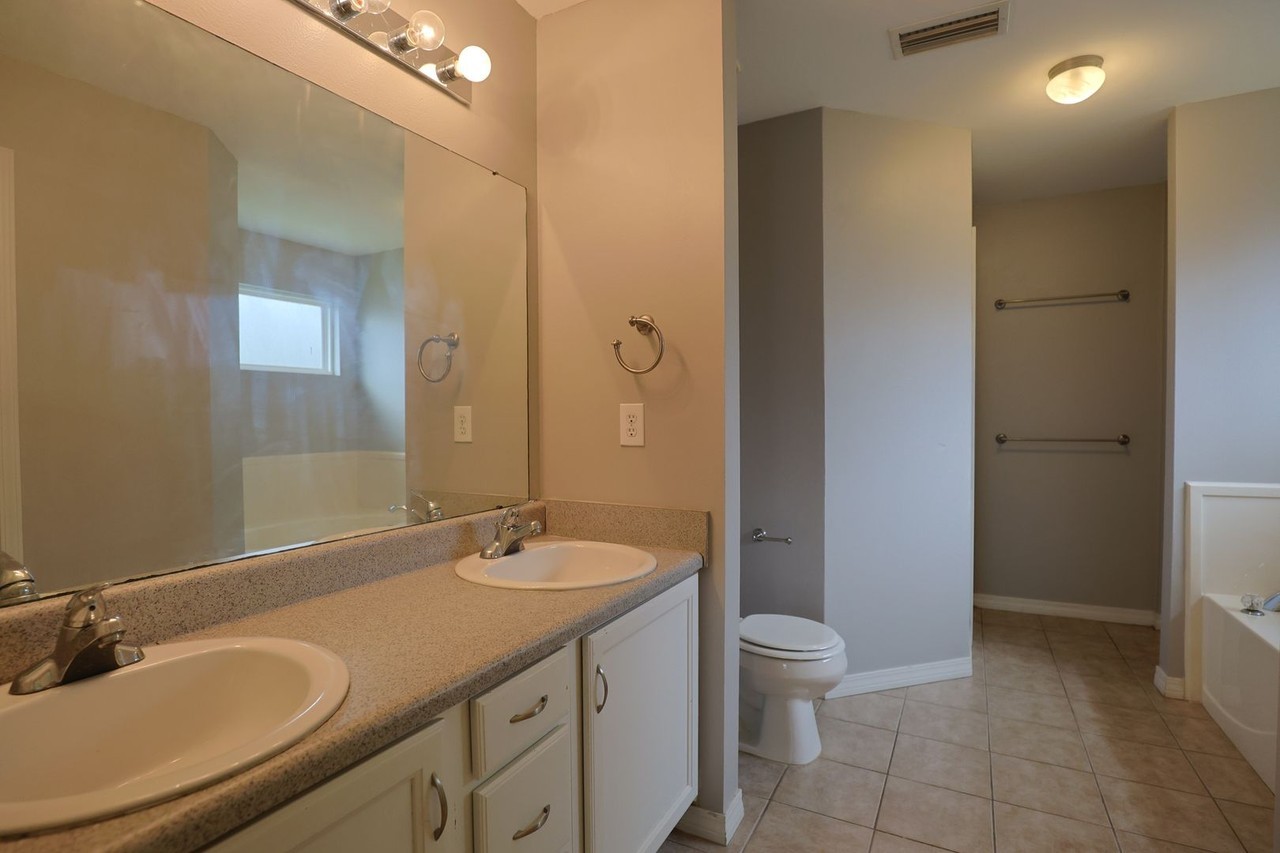 25865 Argonne Dr - Photo 7 of 12