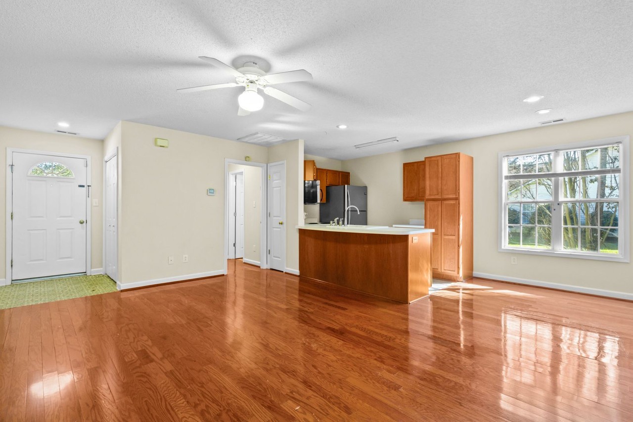 219 Tobiano Dr - Photo 5 of 15
