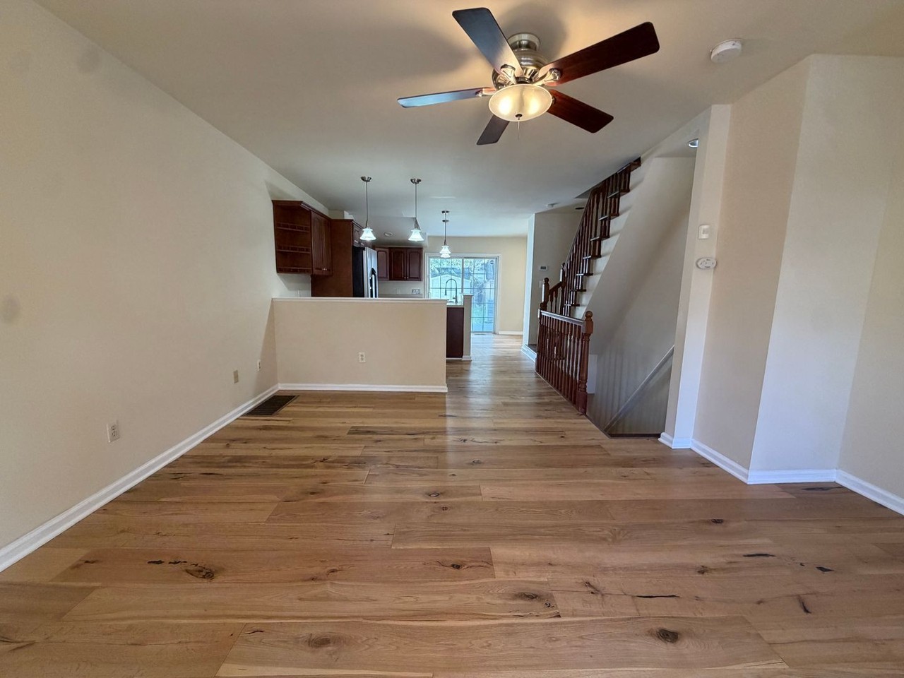1216 Radcliffe St - Photo 7 of 14
