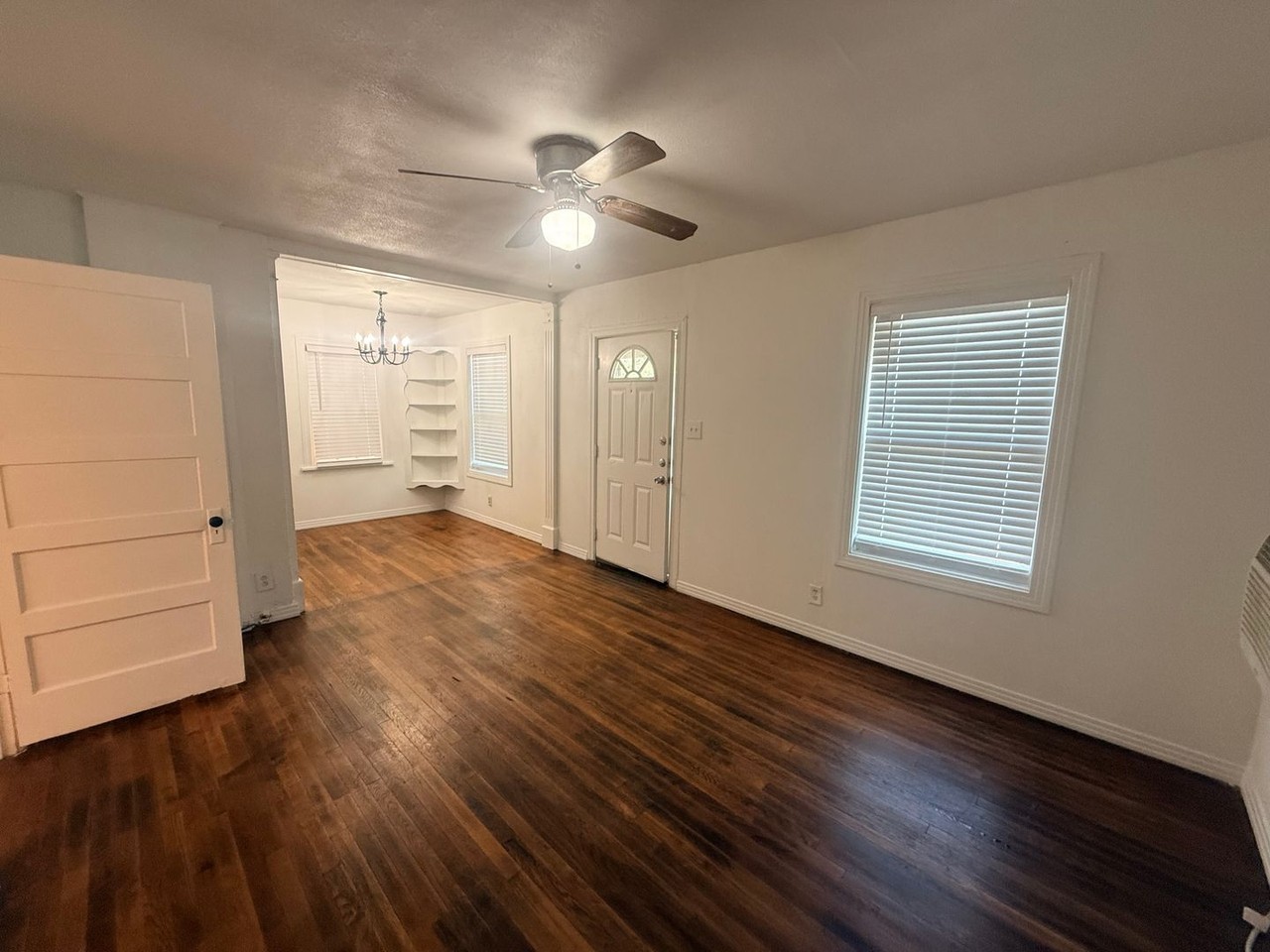 2309 27th St - Photo 3 of 10