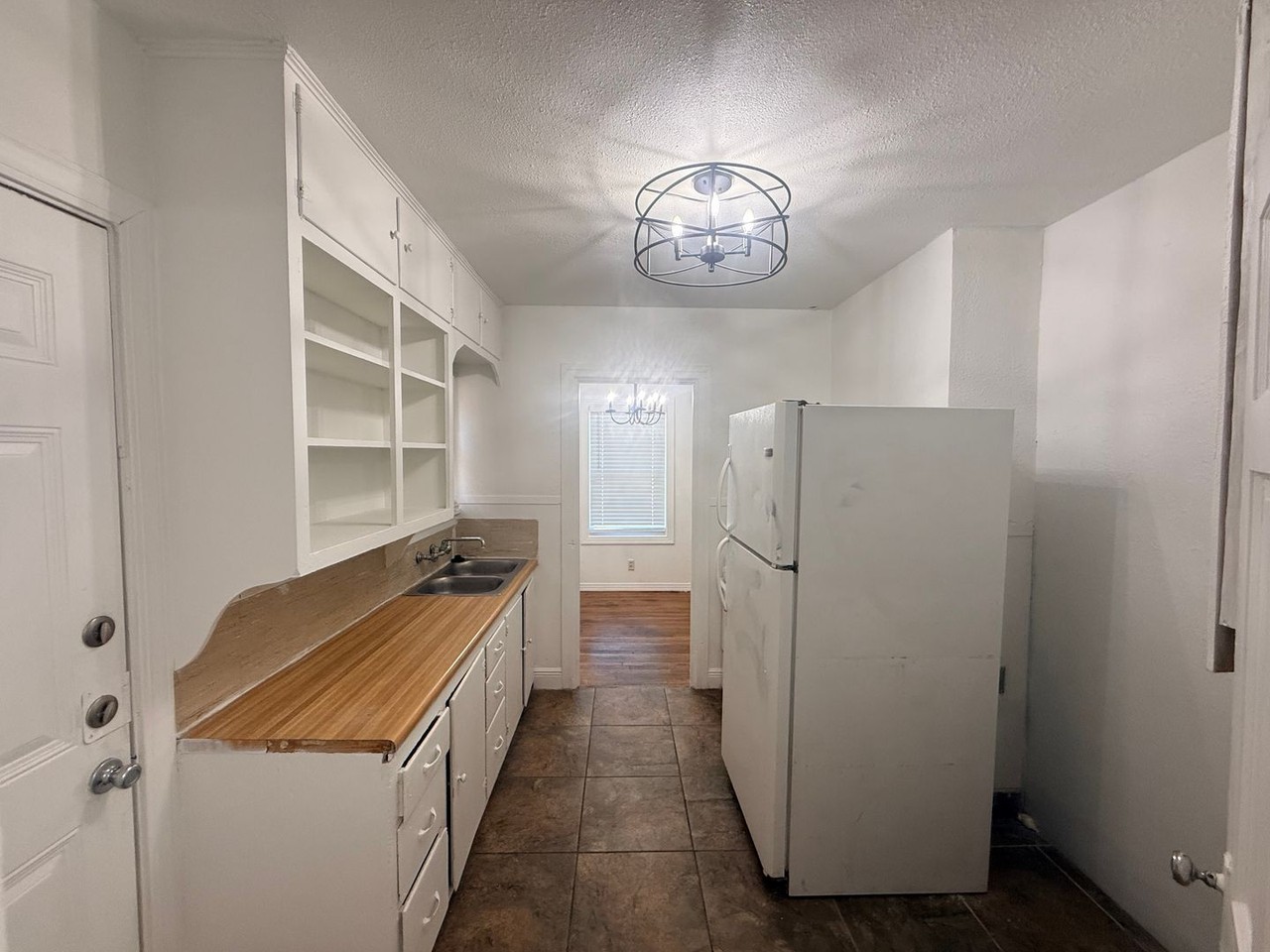 2309 27th St - Photo 7 of 10