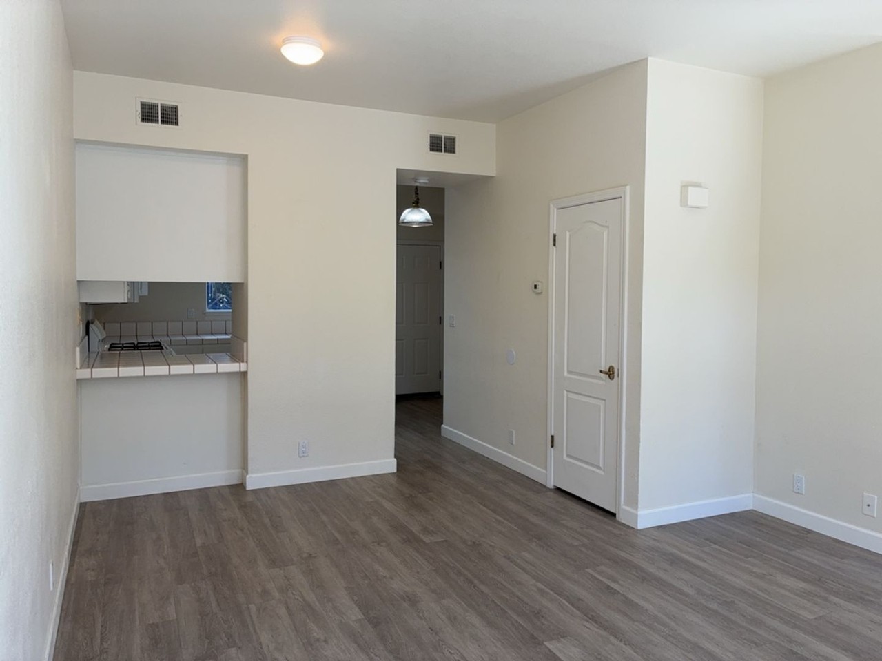 3039 Woods Cir - Photo 5 of 13