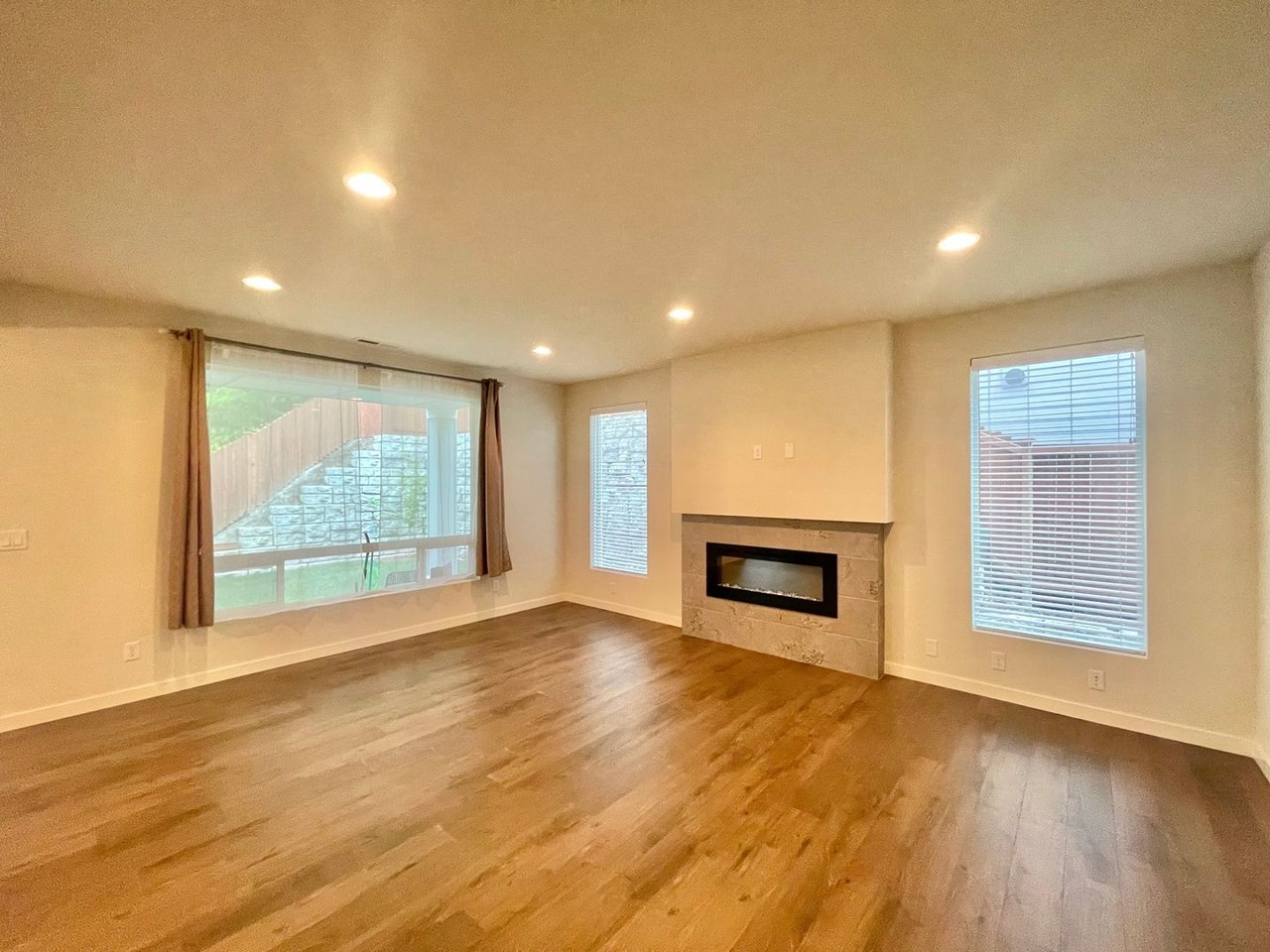 6915 225th St Sw - Photo 4 of 30