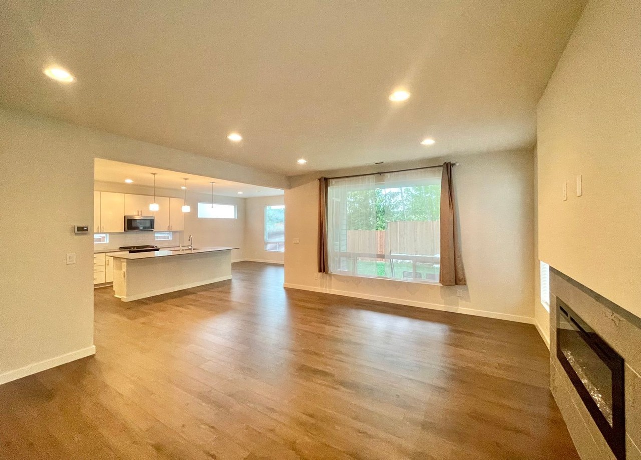 6915 225th St Sw - Photo 6 of 30