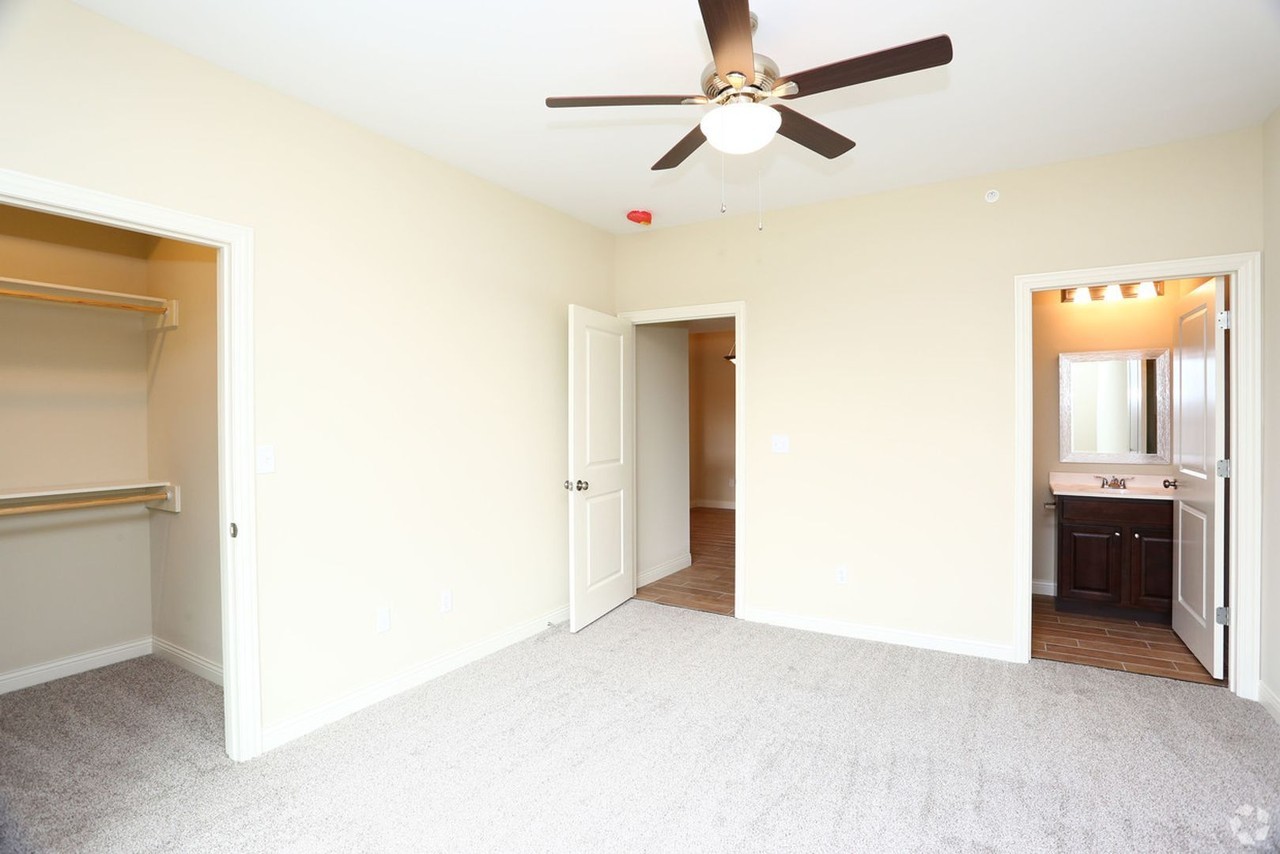 30 W Southampton Dr #203 - Photo 5 of 14