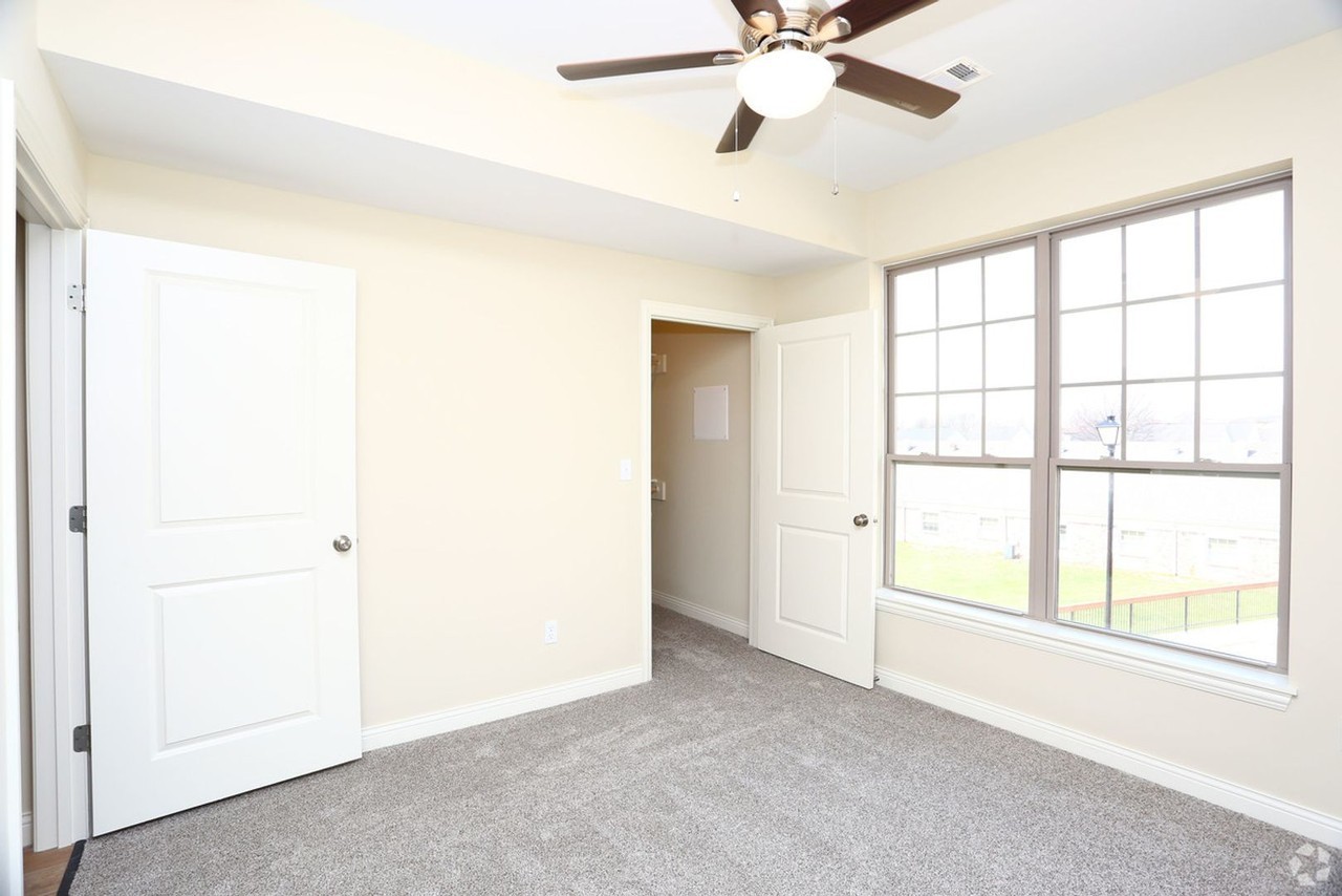 30 W Southampton Dr #203 - Photo 7 of 14