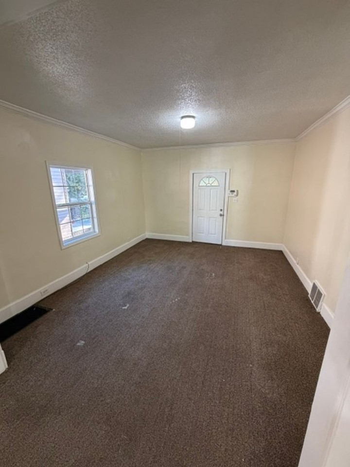 1705 S Garvin St - Photo 2 of 10