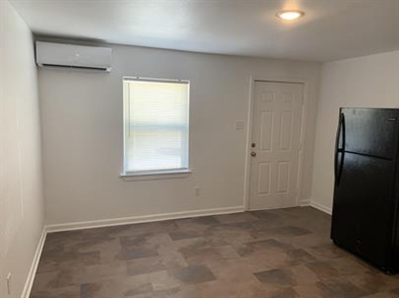 3803 Pike Ave - Photo 4 of 6
