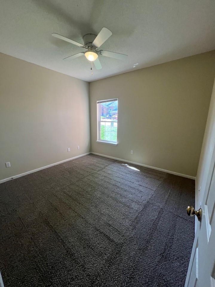 21 N Cedar Lake Dr W #102 - Photo 6 of 16