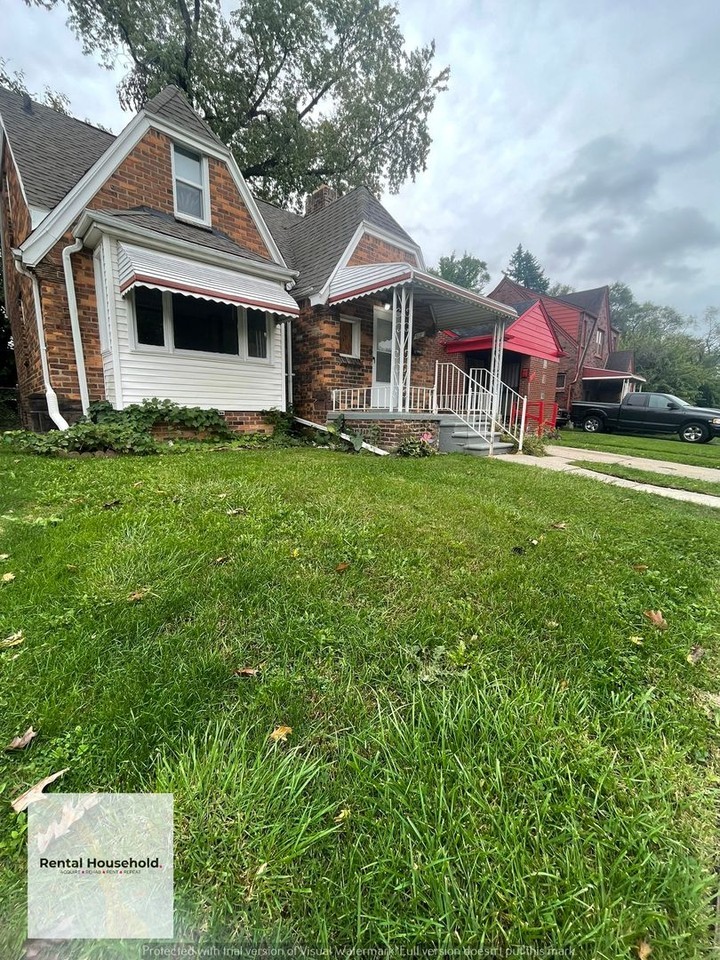 8332 Terry St - Photo 2 of 23