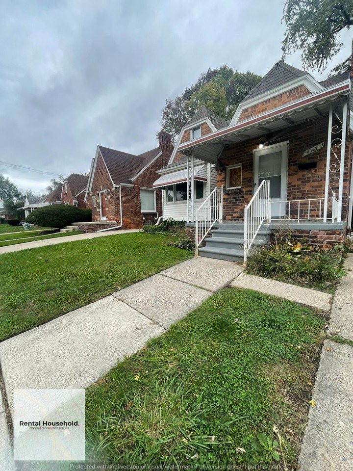 8332 Terry St - Photo 3 of 23