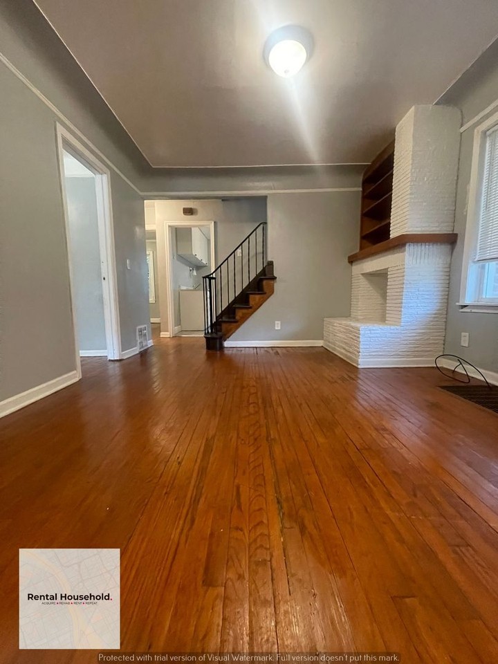 8332 Terry St - Photo 4 of 23