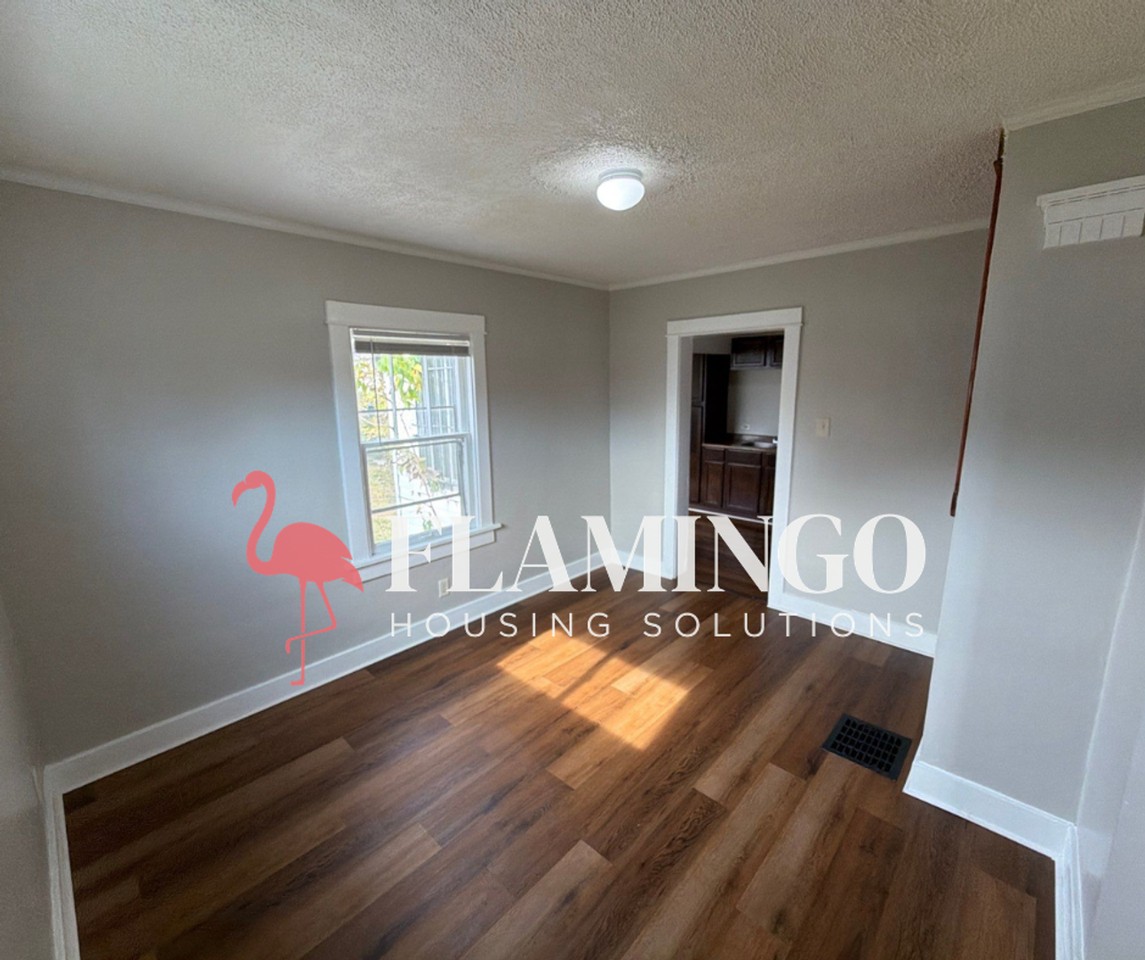 411 N Kilmer St - Photo 3 of 17