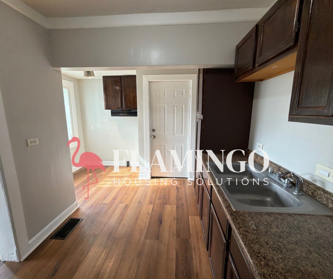 411 N Kilmer St - Photo 6 of 17