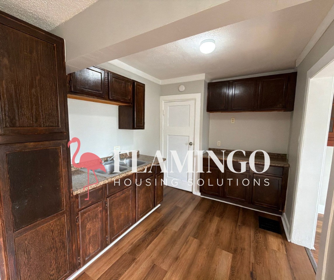 411 N Kilmer St - Photo 7 of 17