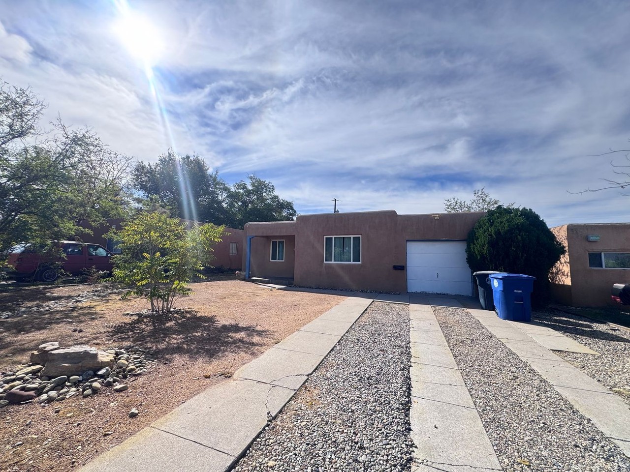 521 Valverde Dr Se - Photo 2 of 14