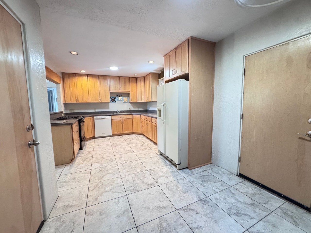 521 Valverde Dr Se - Photo 5 of 14