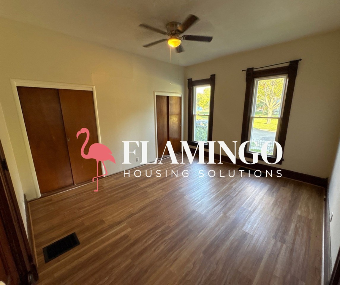 220 Park Dr - Photo 4 of 19