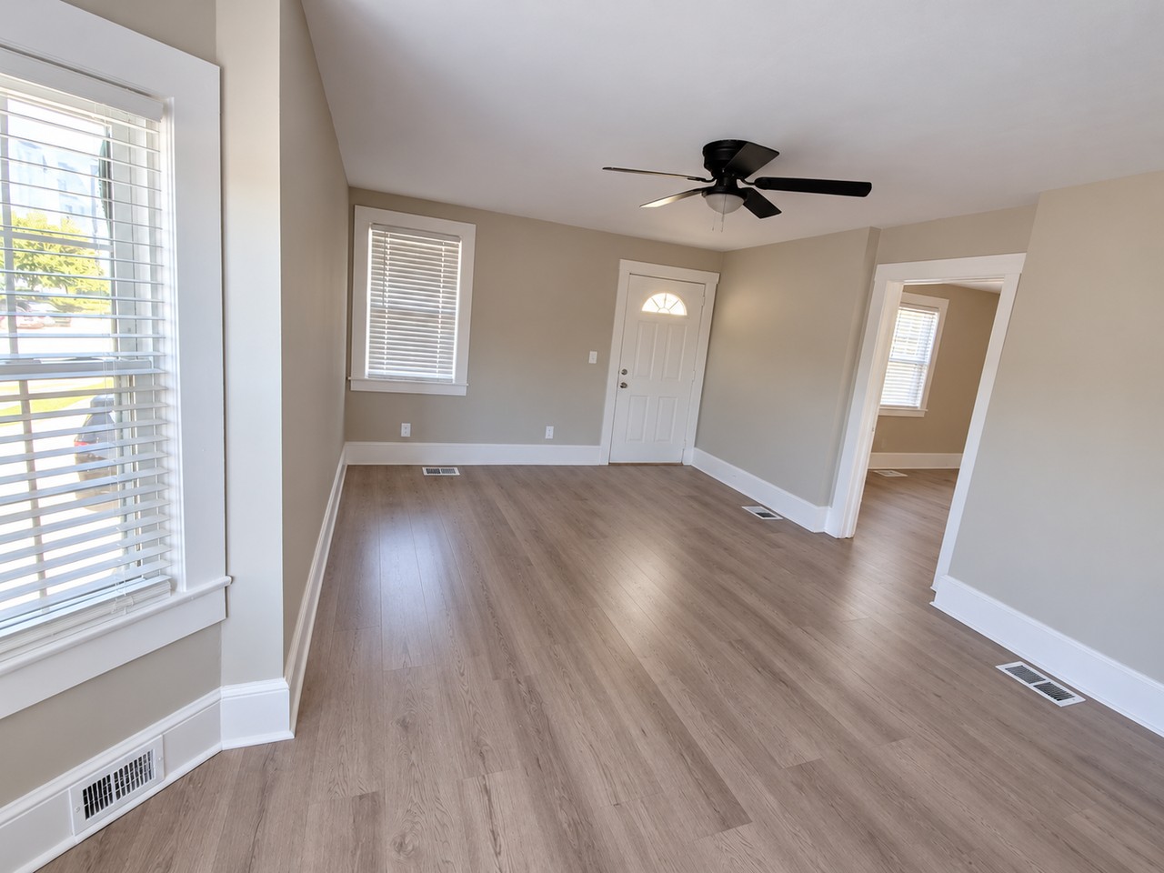 426 W Sullivan St - Photo 7 of 17