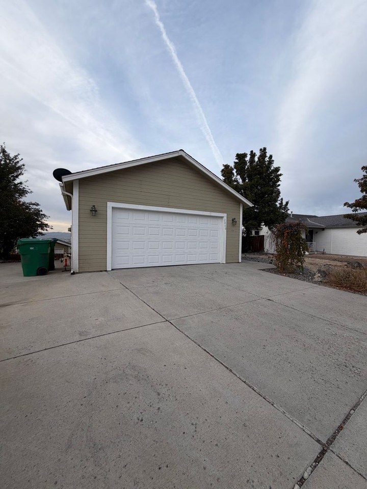 2860 Scottsdale Rd - Photo 2 of 44