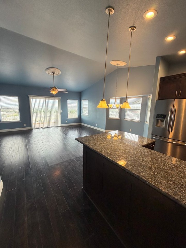 2860 Scottsdale Rd - Photo 4 of 44