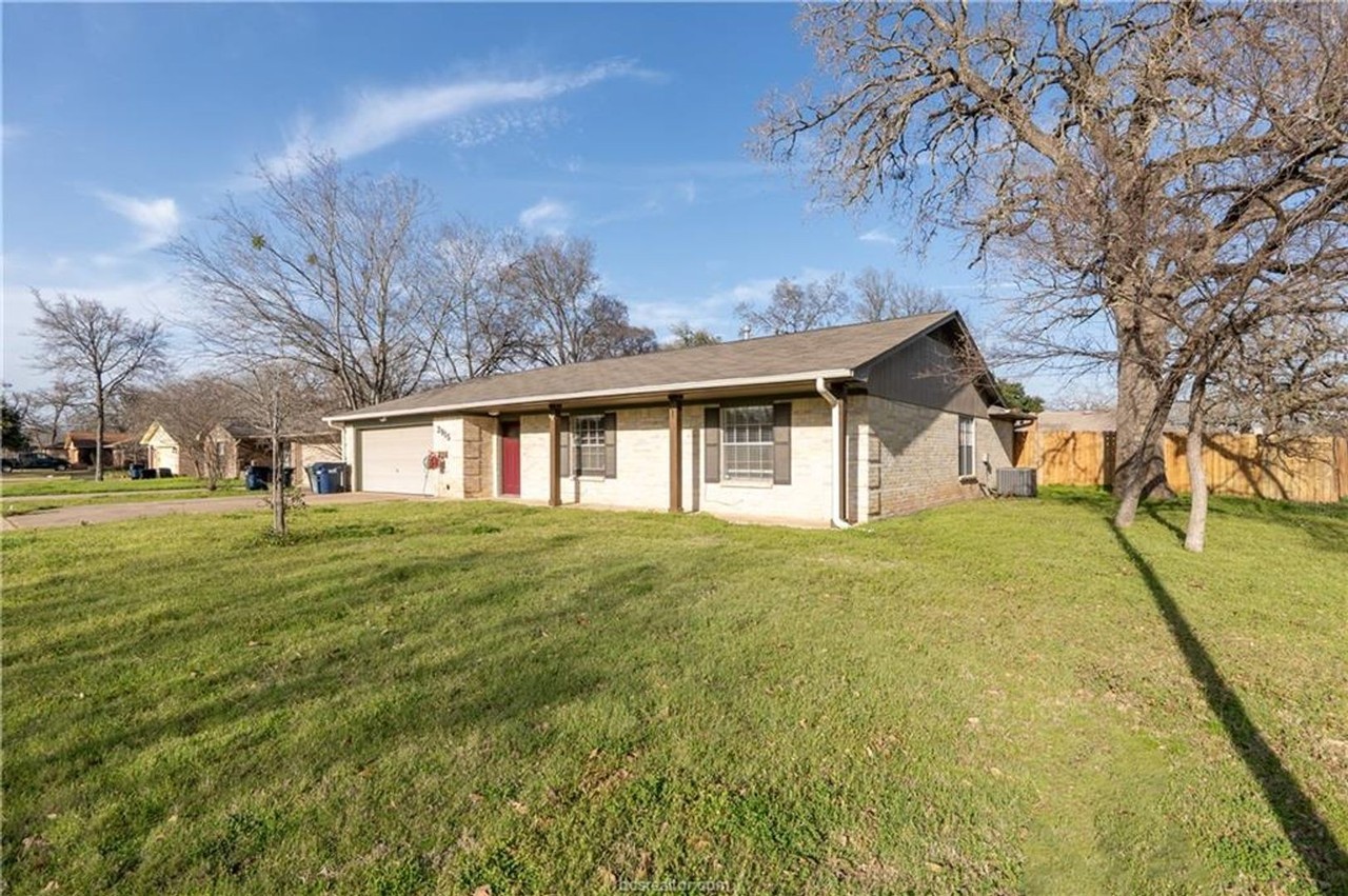 2915 Jennifer Dr - Photo 2 of 22
