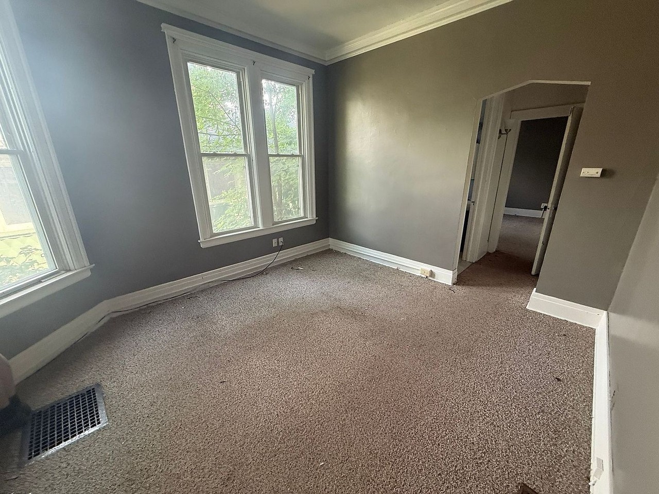 201 Linwood - Photo 2 of 10