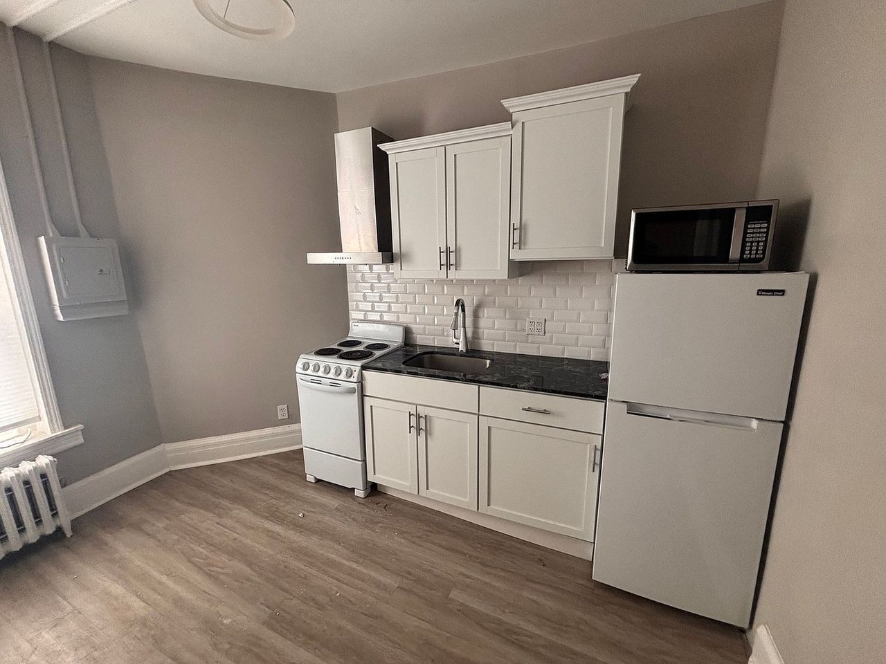 83 Hodge - Photo 7 of 14