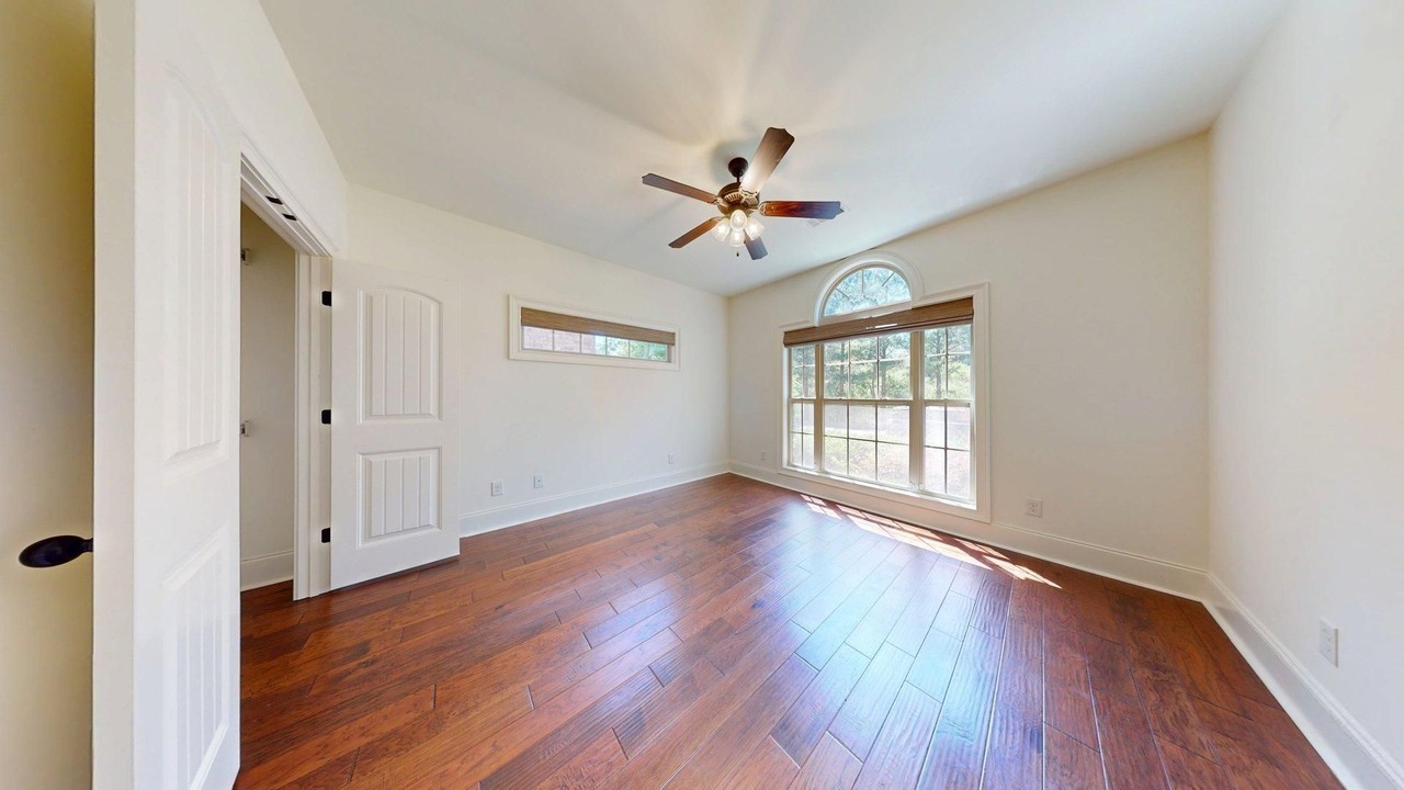 1139 Walden Ln - Photo 4 of 16