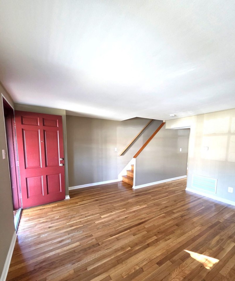 2911 Mallview Rd - Photo 3 of 24