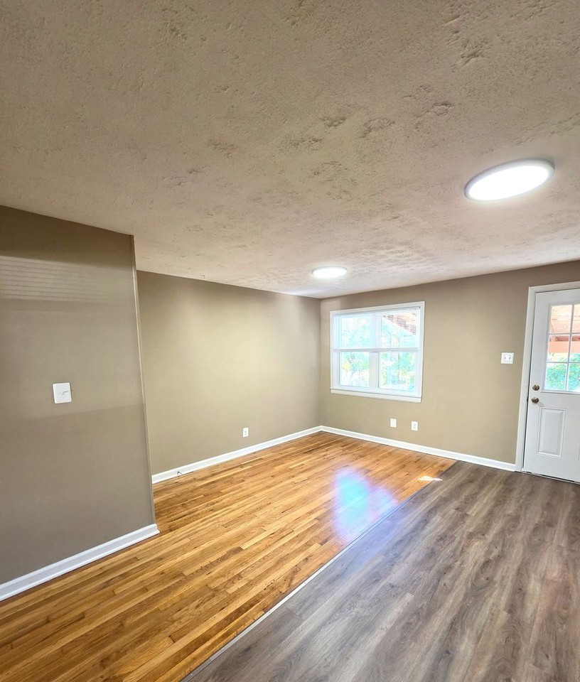 2911 Mallview Rd - Photo 5 of 24