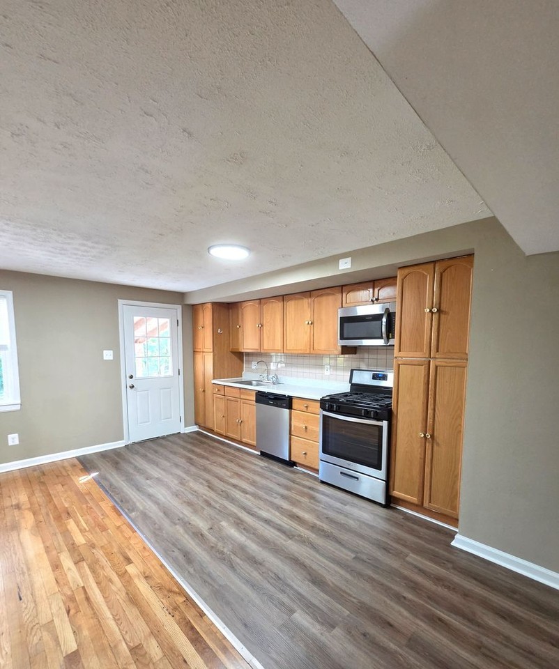 2911 Mallview Rd - Photo 6 of 24