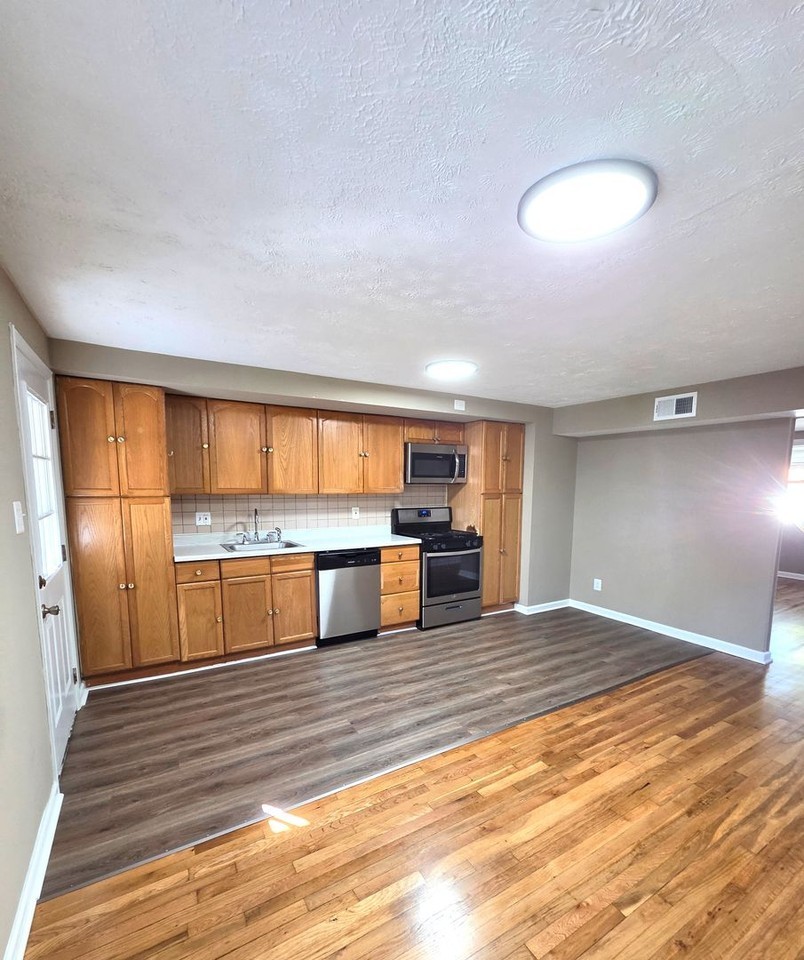 2911 Mallview Rd - Photo 7 of 24