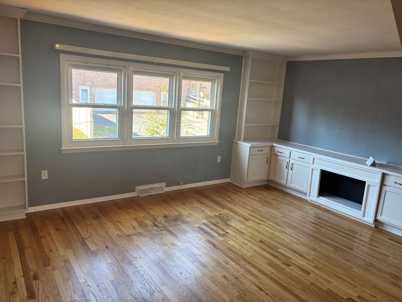 16 Hilbert Ct - Photo 2 of 13