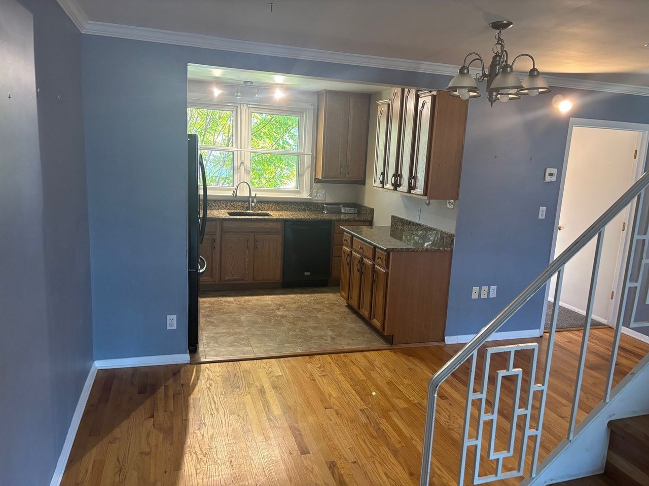 16 Hilbert Ct - Photo 3 of 13